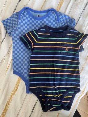 Two Baby Gap Onesies/Bodysuits Striped & Checkerboard 18-24m
